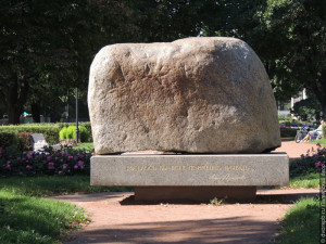 Памятник жертвам ГУЛАГа - Соловецкий камень